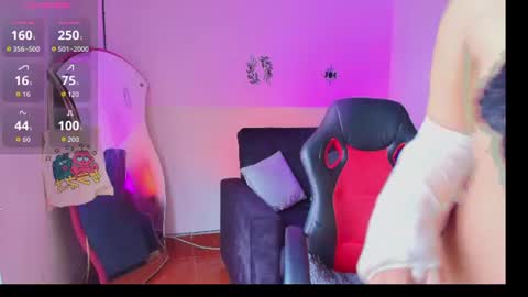 Snapshot of cat__moon__ chatting on 06-19-26, 04:55 Karol online show from 06-19-26, 04:55