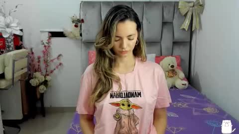 Snapshot of cat_baby chatting on 11-21-25, 04:11 MIAH Save ur cum for me I will be here soon online show from 11-21-25, 04:11