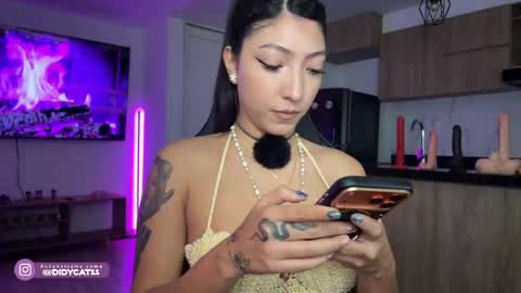 Snapshot of cat_didy chatting on 05-06-26, 02:55 Didy online show from 05-06-26, 02:55