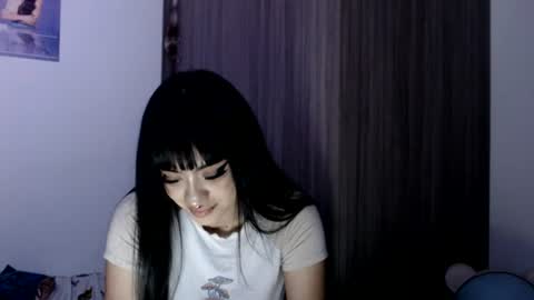 Snapshot of cat_mila_ chatting on 06-12-26, 06:56 Mila online show from 06-12-26, 06:56