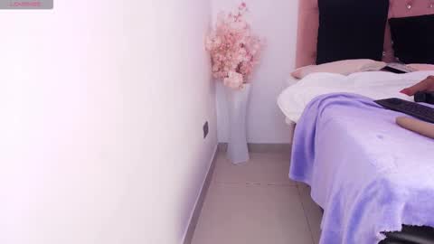 Snapshot of cat_wild chatting on 09-24-25, 08:56 Marce online show from 09-24-25, 08:56