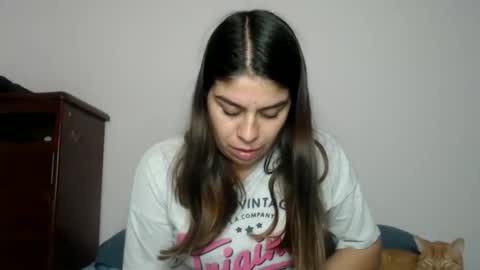 Snapshot of cata_09 chatting on 06-11-26, 12:32 cata online show from 06-11-26, 12:32