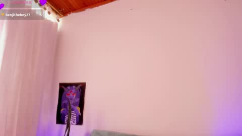 Snapshot of cata_greenn chatting on 04-27-26, 07:45 Cata green model independient online show from 04-27-26, 07:45