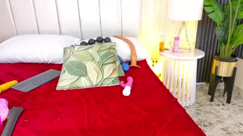 Dani   online show from 04-18-26, 07:58