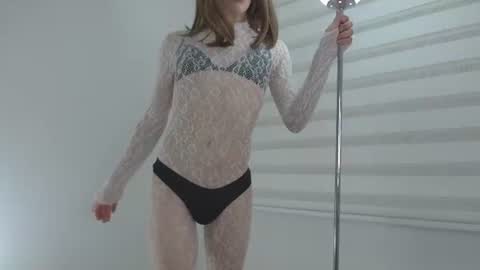 Snapshot of cata_n_cami chatting on 06-25-26, 02:33 cata_n_cami online show from 06-25-26, 02:33