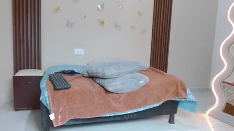 catalina online show from 01-01-25, 01:26