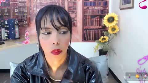 Snapshot of catalella_ar chatting on 10-29-25, 03:09 Queen Catalella online show from 10-29-25, 03:09