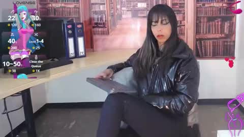 Snapshot of catalella_ar chatting on 11-21-25, 03:16 Queen Catalella online show from 11-21-25, 03:16