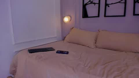 Cataleya online show from 10-25-25, 04:20