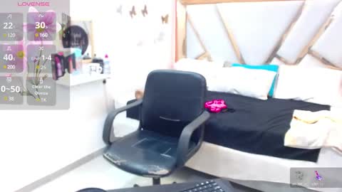 Snapshot of catalillina_love1 chatting on 01-11-25, 12:07 Cata online show from 01-11-25, 12:07