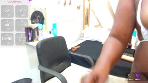 Snapshot of catalillina_love1 chatting on 02-15-25, 06:23 Cata online show from 02-15-25, 06:23