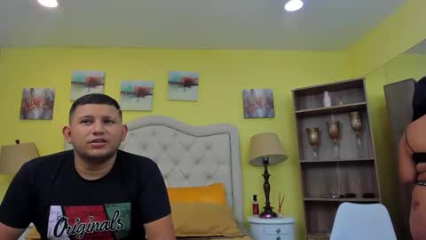 Snapshot of catalina_and_jhon chatting on 10-17-25, 02:59 Jhon and Catalina online show from 10-17-25, 02:59