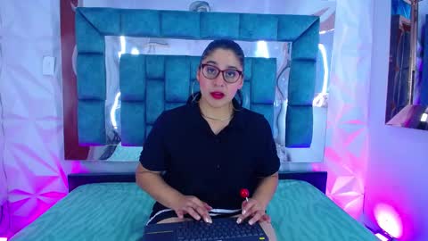 Snapshot of catalina_bustos chatting on 02-26-25, 03:42 Catalina bustos online show from 02-26-25, 03:42