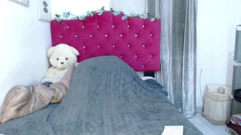 Snapshot of catalinakane chatting on 05-29-26, 11:47 Mariacatalinakane online show from 05-29-26, 11:47