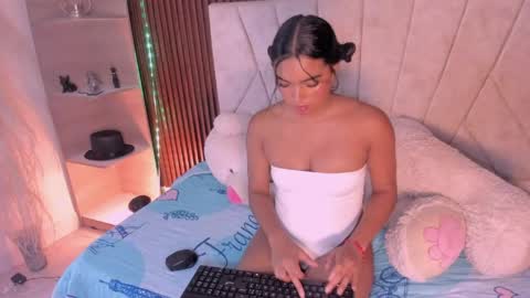 Snapshot of catalleya_f chatting on 05-11-26, 08:17 catalleya_f online show from 05-11-26, 08:17