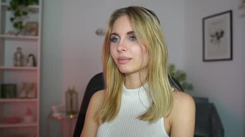 Snapshot of catecrago_ chatting on 02-18-25, 02:06 catecrago online show from 02-18-25, 02:06