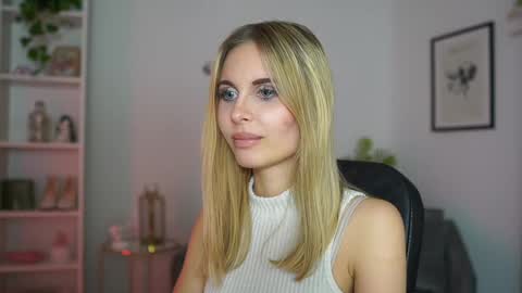 Snapshot of catecrago_ chatting on 02-18-25, 05:10 catecrago online show from 02-18-25, 05:10