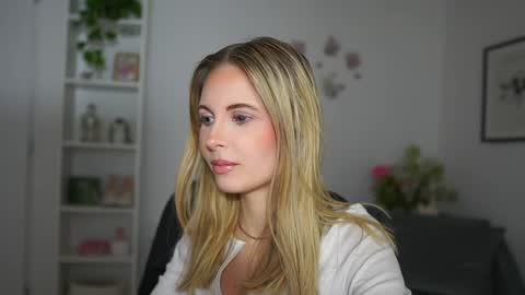 Snapshot of catecrago_ chatting on 02-28-25, 08:53 catecrago online show from 02-28-25, 08:53