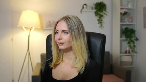 Snapshot of catecrago_ chatting on 10-06-25, 01:30 catecrago online show from 10-06-25, 01:30
