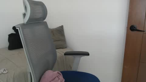Snapshot of caterineloves chatting on 05-31-26, 06:09 katerine online show from 05-31-26, 06:09