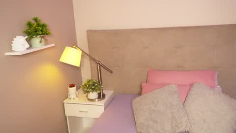 Snapshot of caterinezapataa chatting on 12-14-24, 04:09 Caterine Zapata online show from 12-14-24, 04:09