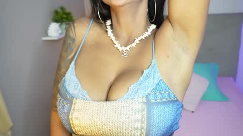 Snapshot of caterinezapataa chatting on 12-27-24, 09:06 Caterine Zapata online show from 12-27-24, 09:06