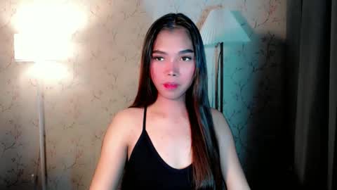 Snapshot of catherine_365 chatting on 10-15-25, 01:44 catherine_365 online show from 10-15-25, 01:44