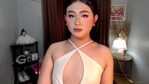 Snapshot of catherine_louise chatting on 10-30-25, 02:13 cath online show from 10-30-25, 02:13