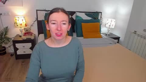 Catrin online show from 02-06-25, 05:03