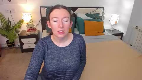 Catrin online show from 10-21-25, 03:40