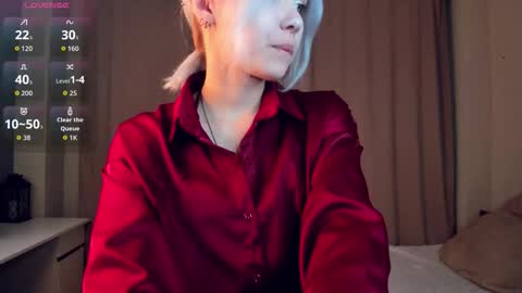 Mia online show from 03-04-26, 11:16