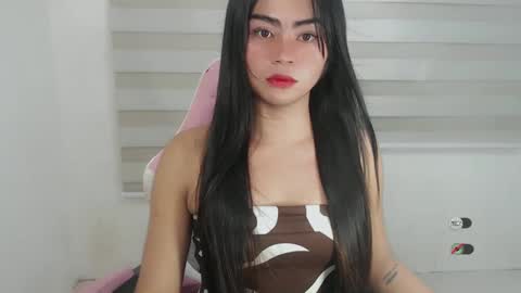 Snapshot of cathy_ho chatting on 01-11-25, 11:45 cathy_ho online show from 01-11-25, 11:45