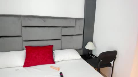 Catleya online show from 12-21-25, 12:23