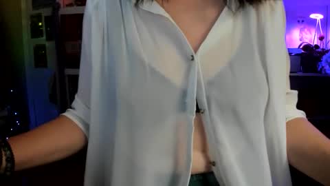 Snapshot of catnips_cabaret chatting on 05-19-26, 02:29 some call me djcatnips some call me CC but i love it when you call me miss catnips online show from 05-19-26, 02:29