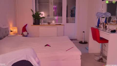 Snapshot of catromance chatting on 12-13-25, 08:47 Katerina online show from 12-13-25, 08:47