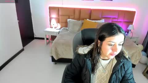 Snapshot of catti_brie_ chatting on 06-11-26, 11:30 catti_brie_ online show from 06-11-26, 11:30