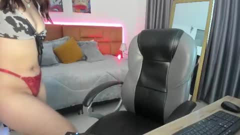 Snapshot of catti_brie_ chatting on 06-17-26, 11:45 catti_brie_ online show from 06-17-26, 11:45