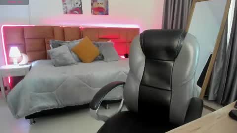 Snapshot of catti_brie_ chatting on 06-18-26, 11:36 catti_brie_ online show from 06-18-26, 11:36