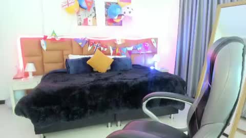 Snapshot of catti_brie_ chatting on 07-08-26, 11:37 catti_brie_ online show from 07-08-26, 11:37
