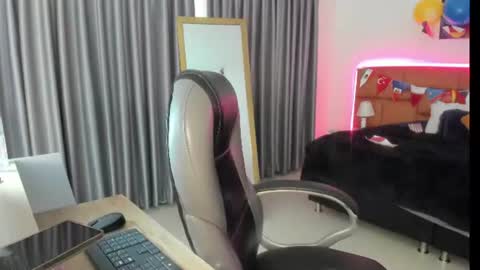 Snapshot of catti_brie_ chatting on 07-14-26, 11:49 catti_brie_ online show from 07-14-26, 11:49