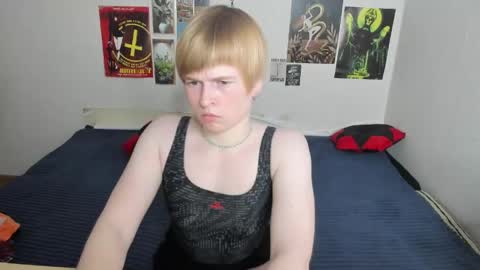 cattie_w_ online show from 04-14-26, 01:22