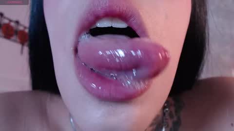 Cattleya  online show from 10-13-25, 01:22