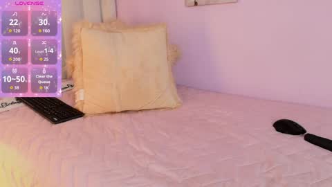 Snapshot of caylin_jordan chatting on 05-13-26, 04:48 Cay online show from 05-13-26, 04:48