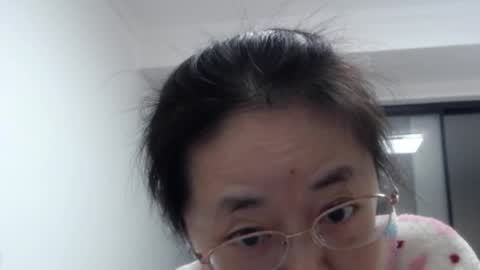 Snapshot of cbz112233 chatting on 02-14-25, 02:12 ANNYANNY online show from 02-14-25, 02:12