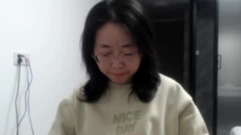 Snapshot of cbz112233 chatting on 03-01-25, 04:22 ANNYANNY online show from 03-01-25, 04:22