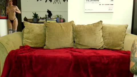 Snapshot of ccgreysweatpants chatting on 01-30-25, 04:55 WHAT CAN YOU GET US TO DO online show from 01-30-25, 04:55