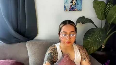 ccuteass online show from 01-10-25, 04:30
