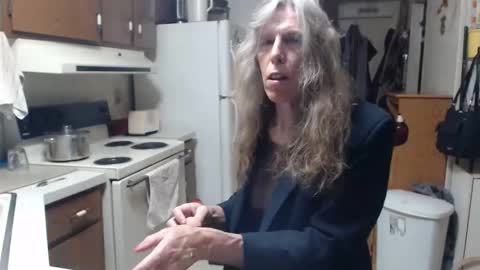 Jackie online show from 12-04-25, 11:41