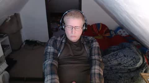 Snapshot of cebas chatting on 03-04-25, 01:17 cebas online show from 03-04-25, 01:17