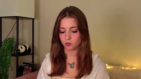 Lina  online show from 12-13-25, 07:53